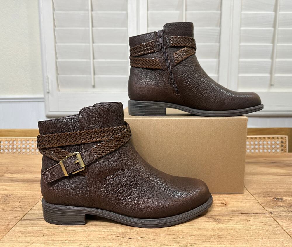 David Tate Women's Skip Boots Brown Pebble Grain Leather Size 9.5 Wide NWOB Chic